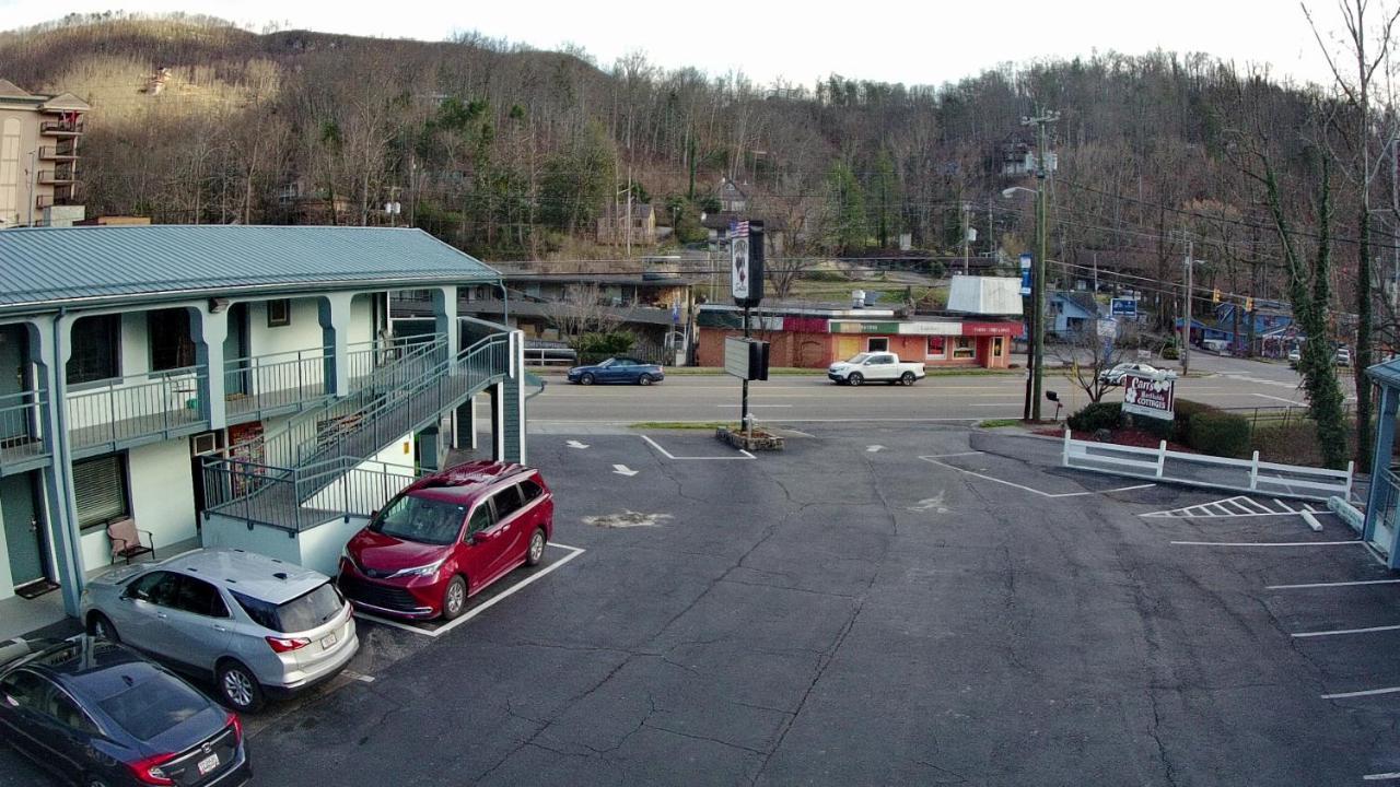 Country Town N' Suites Gatlinburg Extérieur photo