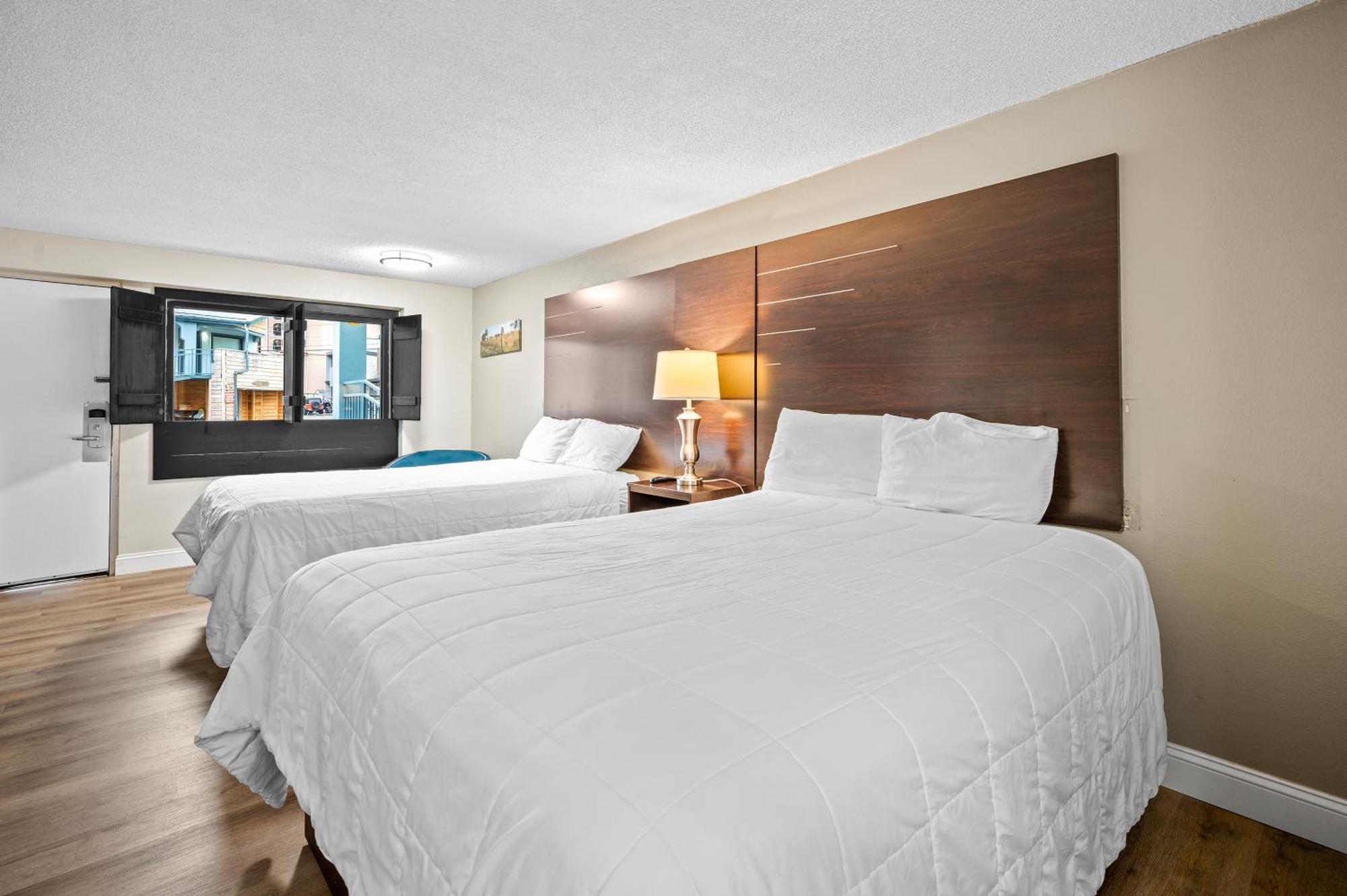 Country Town N' Suites Gatlinburg Extérieur photo